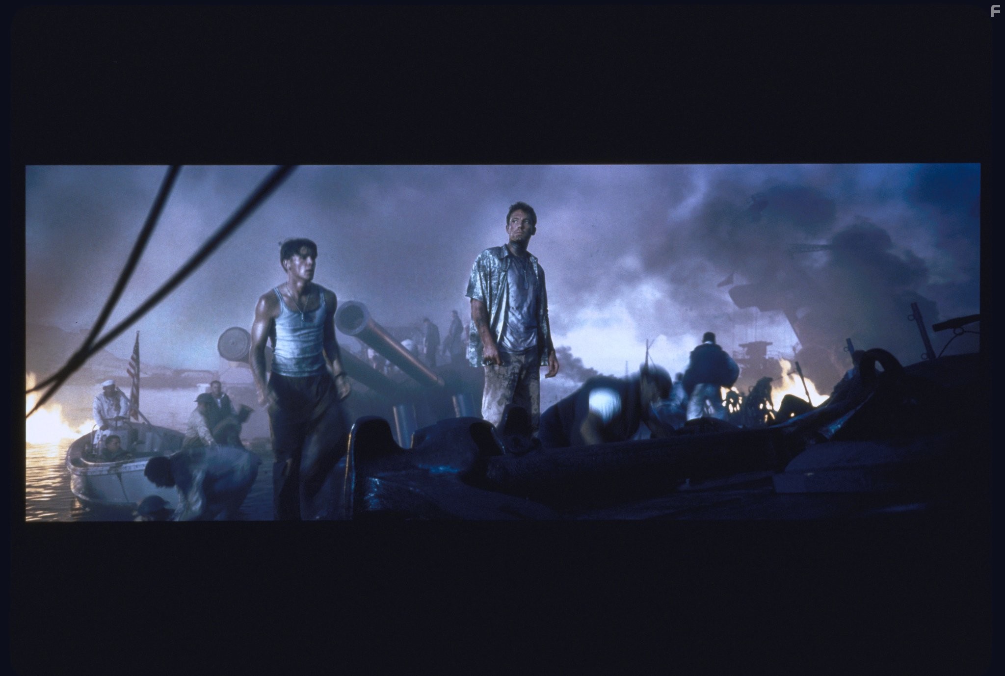 Ben Affleck and Josh Hartnett in Перл Харбор (2001)