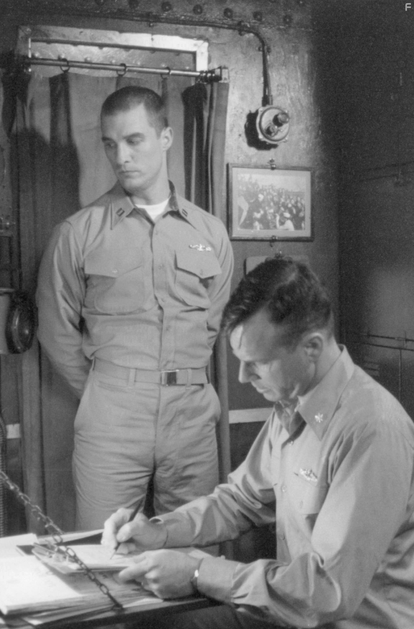 Matthew McConaughey and Bill Paxton in Ю-571 (2000)