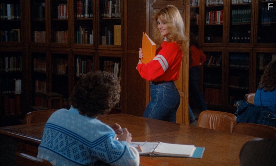 Cristina Cottrelli and Ian Sera in Куски (1982)