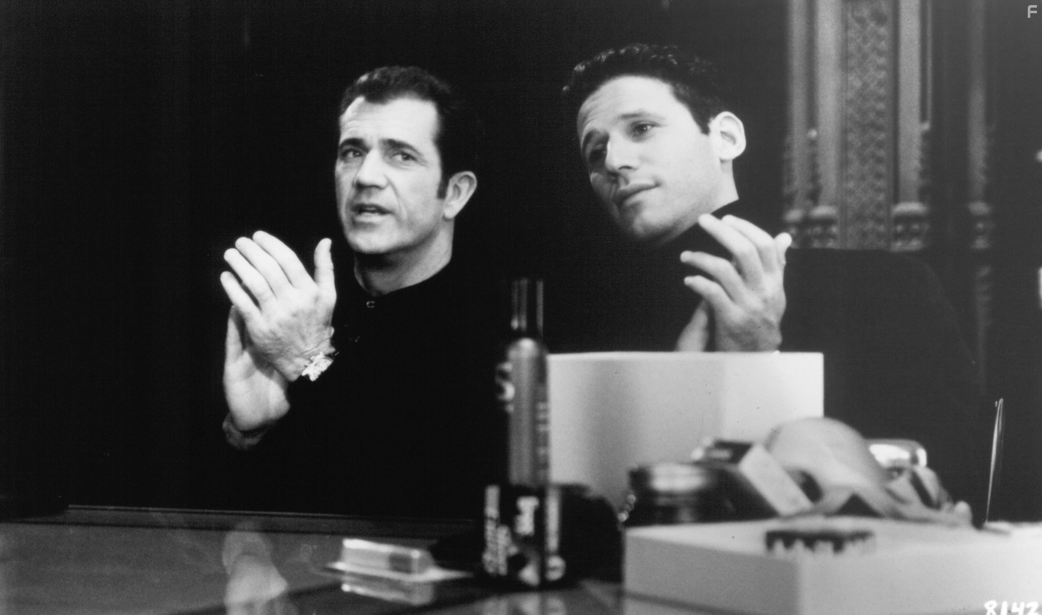 Mel Gibson and Mark Feuerstein in Чегo хотят женщины (2000)
