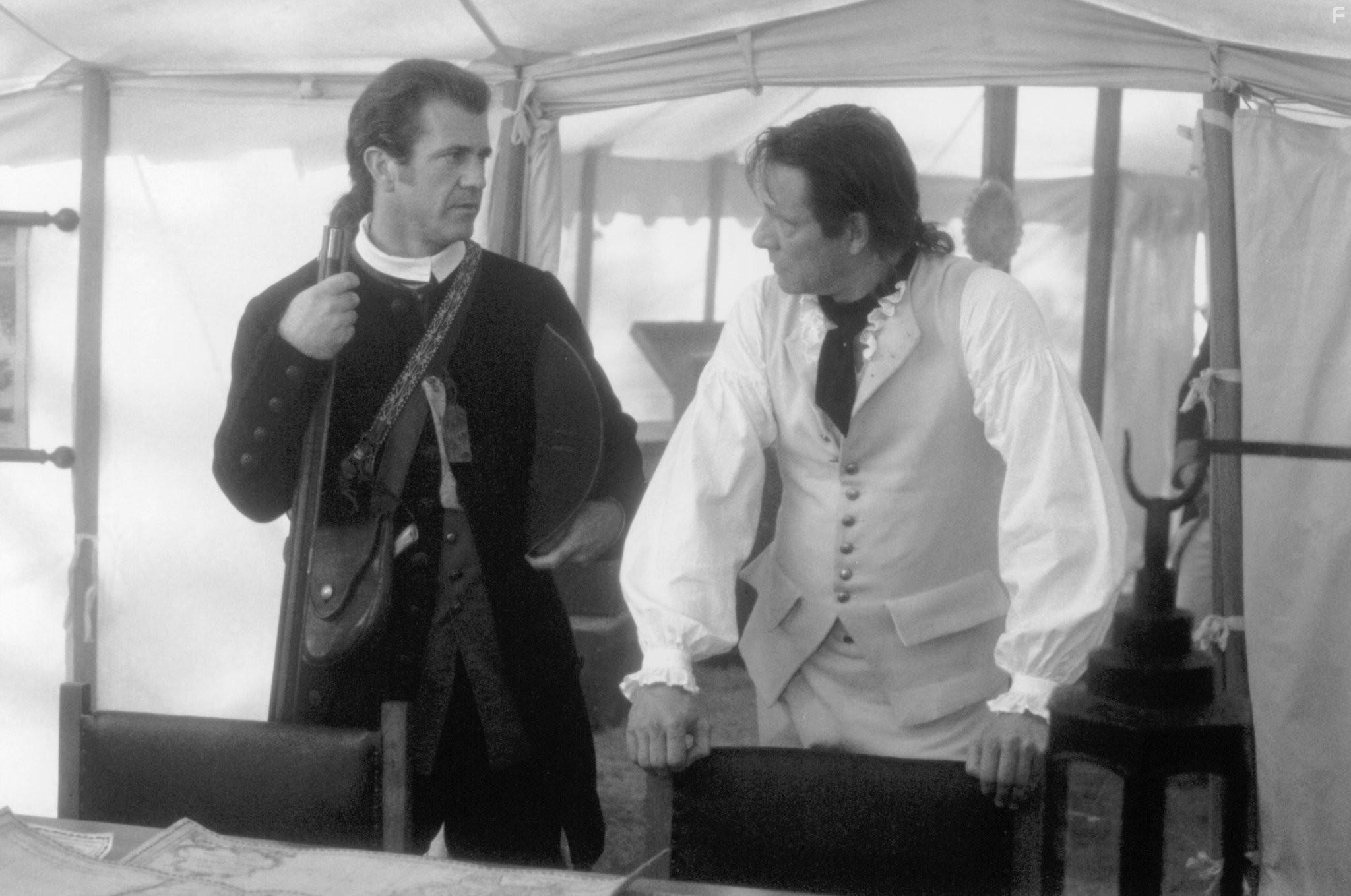 Mel Gibson and Chris Cooper in Патриот (2000)
