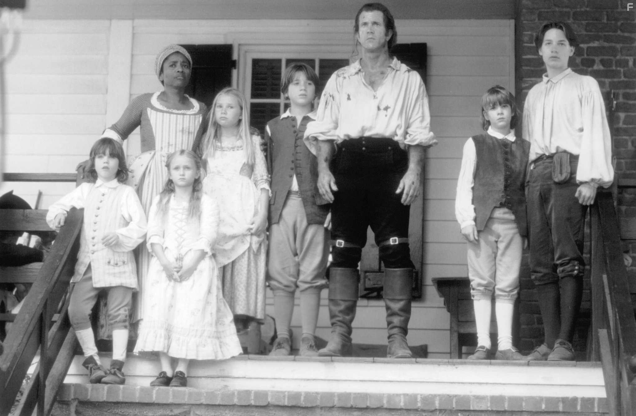 Mel Gibson, Mika Boorem, Bryan Chafin, Logan Lerman, Skye McCole Bartusiak, Trevor Morgan, and Gregory Smith in Патриот (2000)