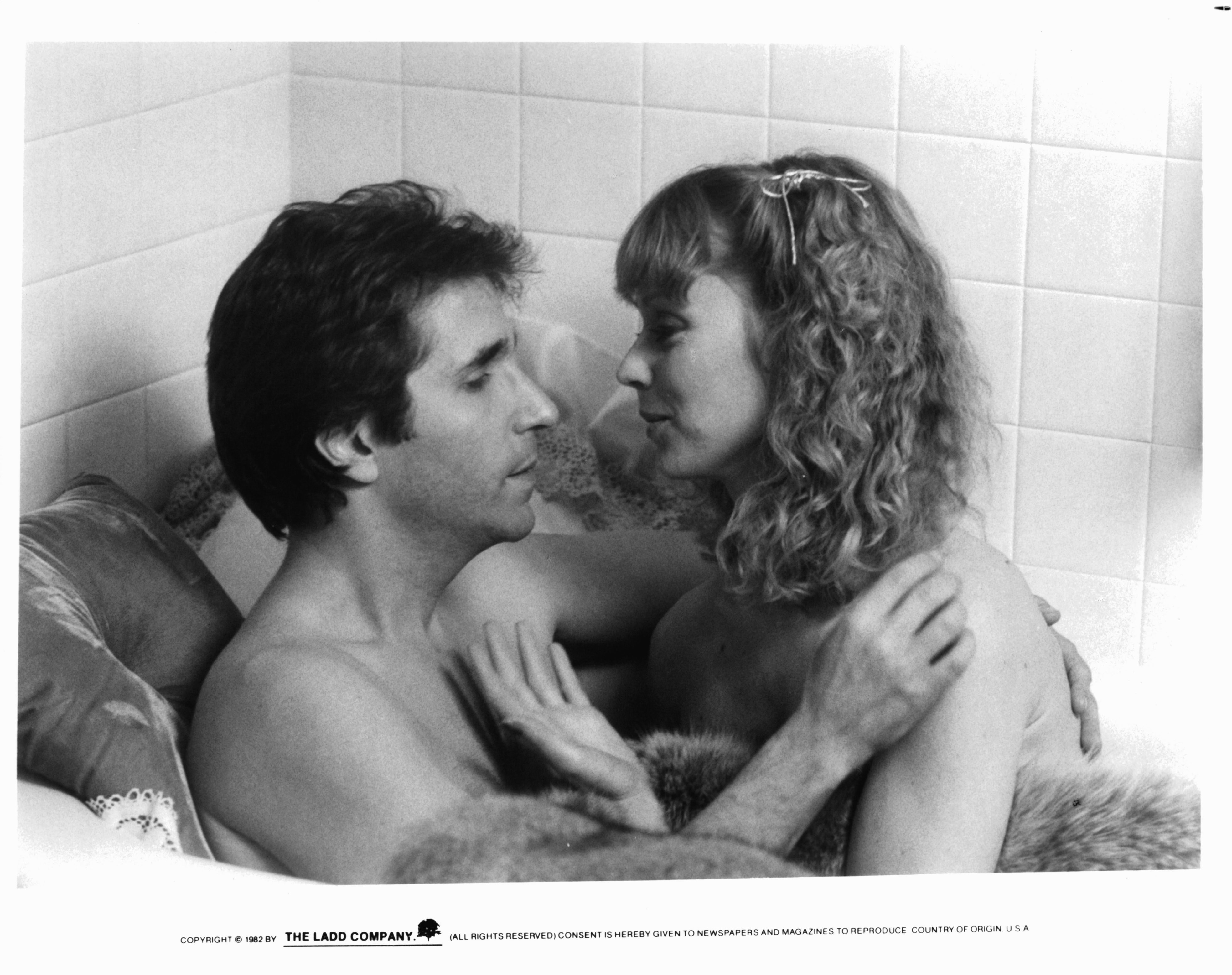 Shelley Long and Henry Winkler in Ночная смена (1982)