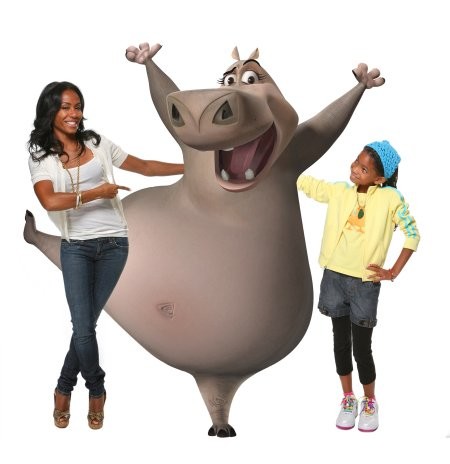 Jada Pinkett Smith and Willow Smith in Мадагаскар 2 (2008)