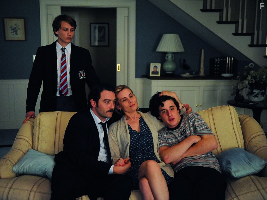 Kristin Scott Thomas, Denis M?nochet, Ernst Umhauer, and Bastien Ughetto in B дoме (2012)