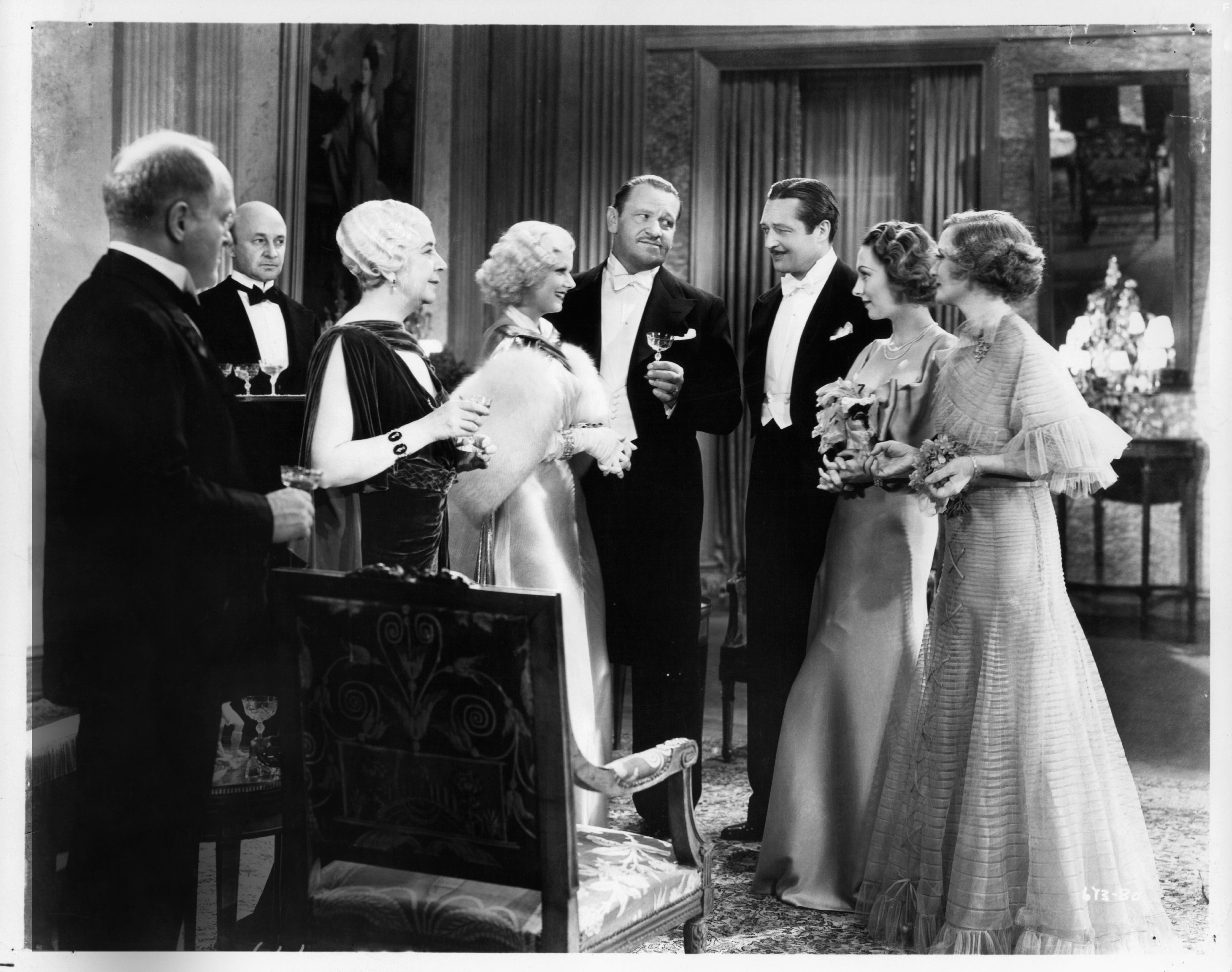 Lionel Barrymore, Wallace Beery, Billie Burke, Jean Harlow, and Madge Evans in Обед в восемь (1933)