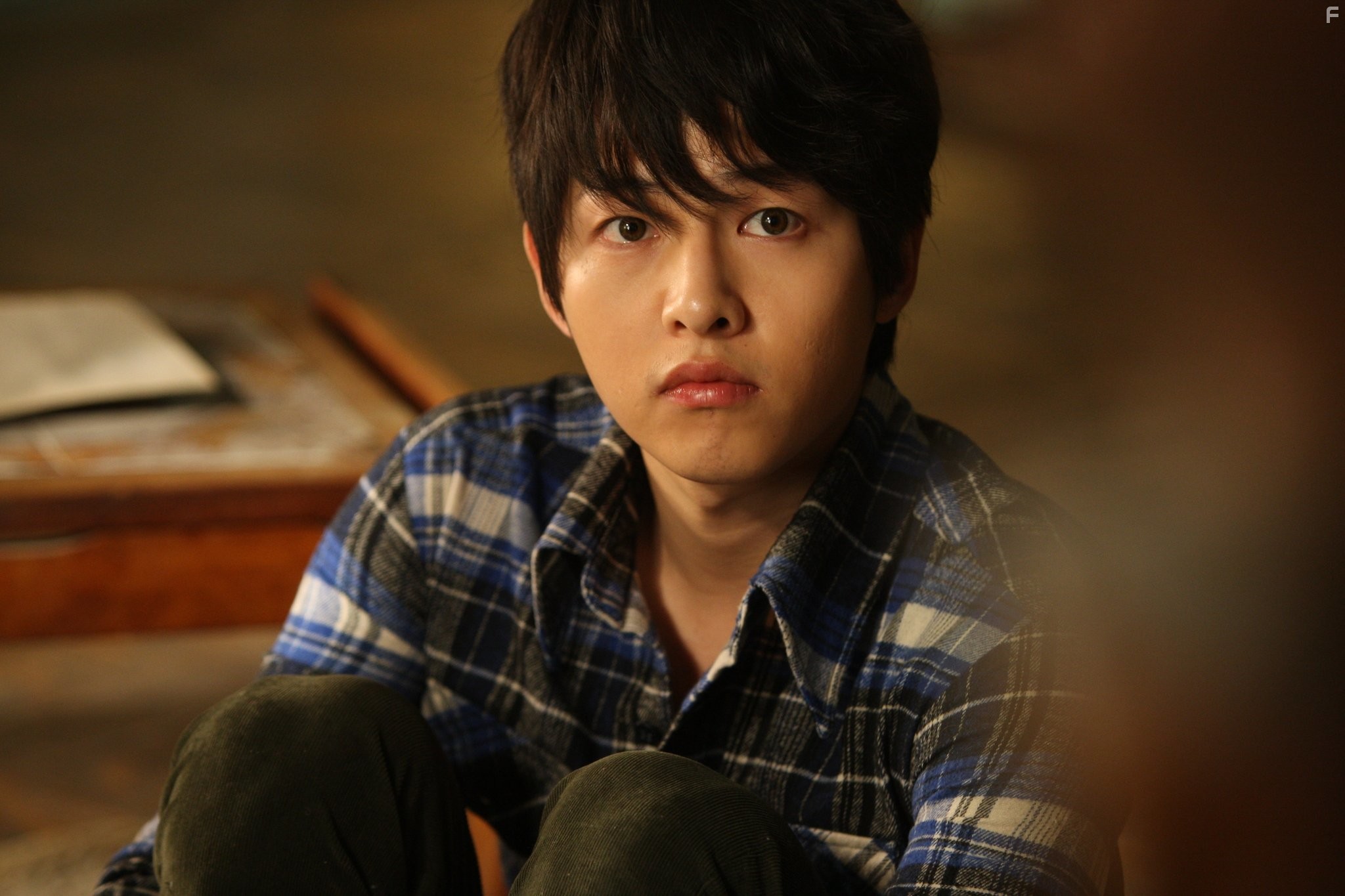 Joong-ki Song in Мальчик-оборотень (2012)