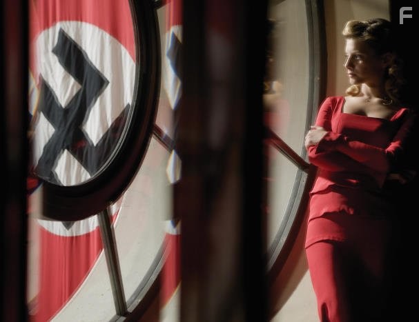 M?lanie Laurent in Бесславные ублюдки (2009)