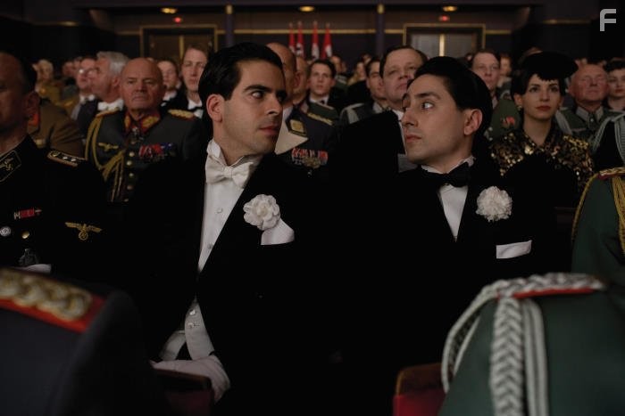 Eli Roth and Omar Doom in Бесславные ублюдки (2009)