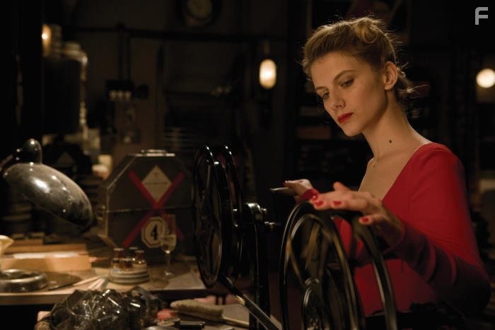 M?lanie Laurent in Бесславные ублюдки (2009)