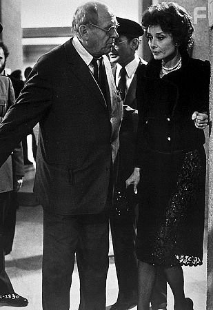 6249-7 "Bloodline" Audrey Hepburn, Gert Frobe