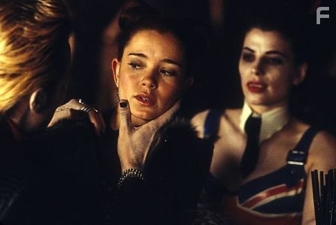 Imogen Annesley, Tayler Kane, and Marguerite Moreau in Королева проклятых (2002)