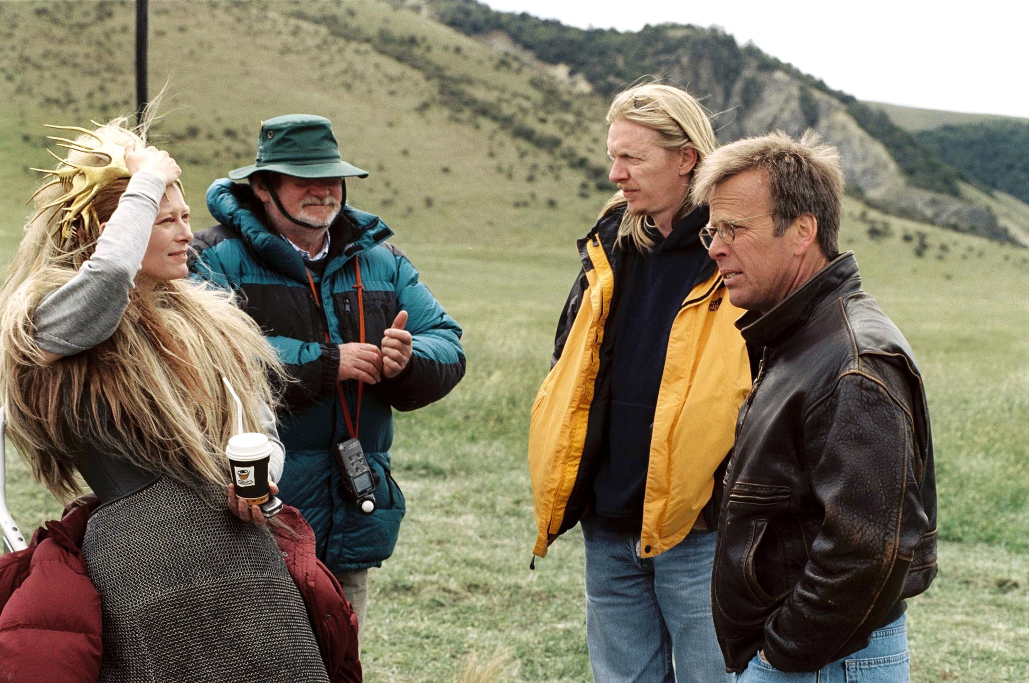 Andrew Adamson, Mark Johnson, Tilda Swinton, and Don McAlpine in Хроники Нарнии: Лев, Колдунья и волшебный шкаф (2005)