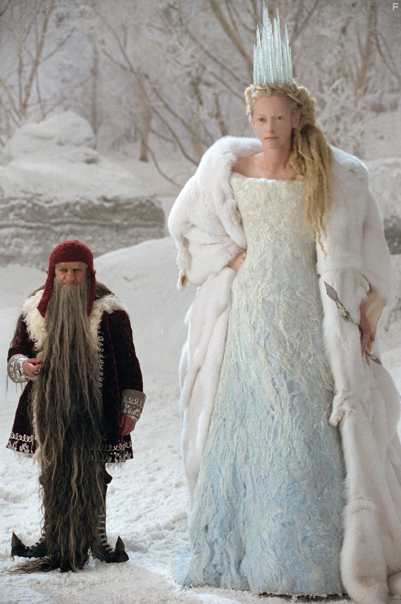 Kiran Shah and Tilda Swinton in Хроники Нарнии: Лев, Колдунья и волшебный шкаф (2005)