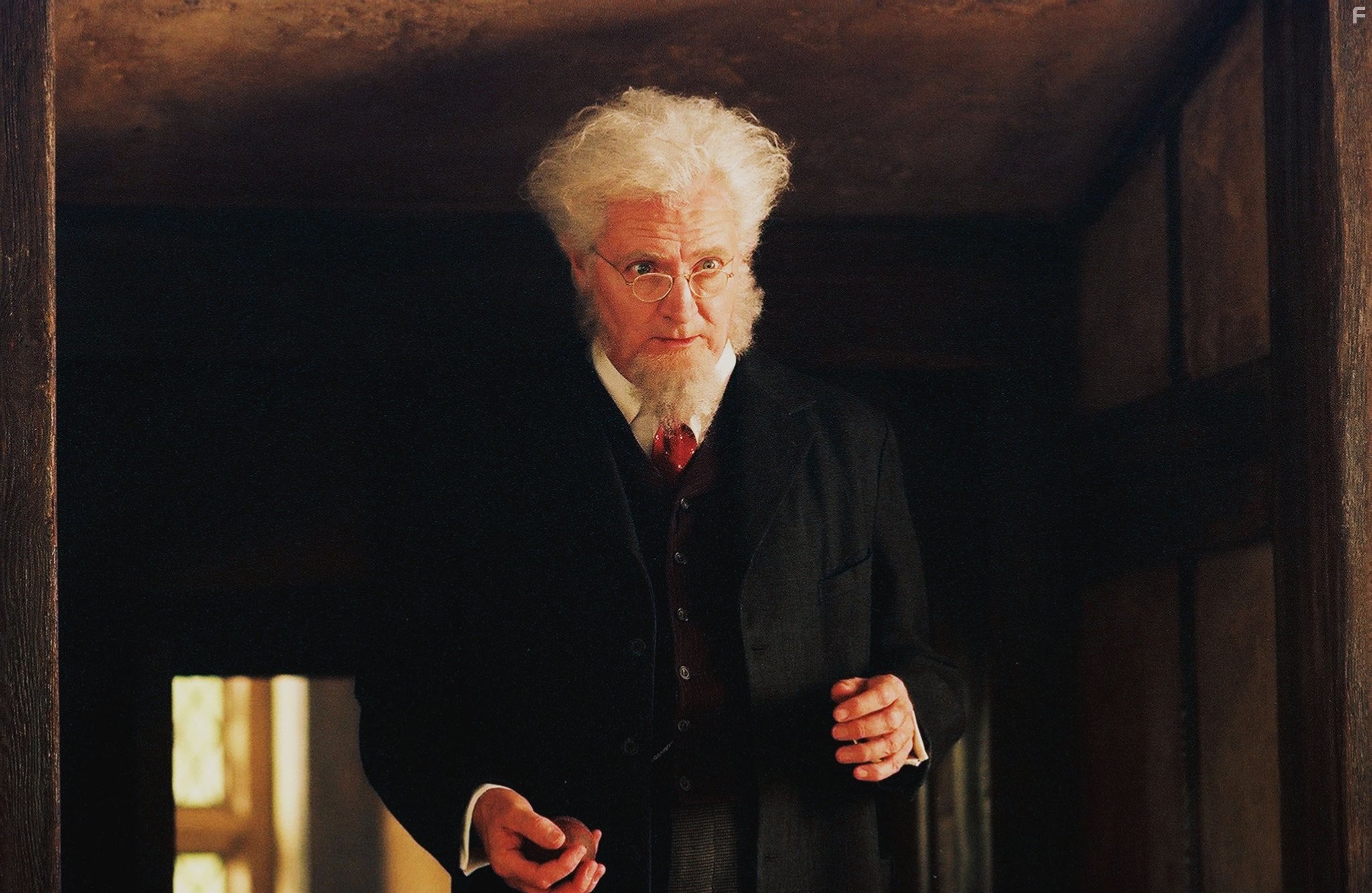 Jim Broadbent in Хроники Нарнии: Лев, Колдунья и волшебный шкаф (2005)