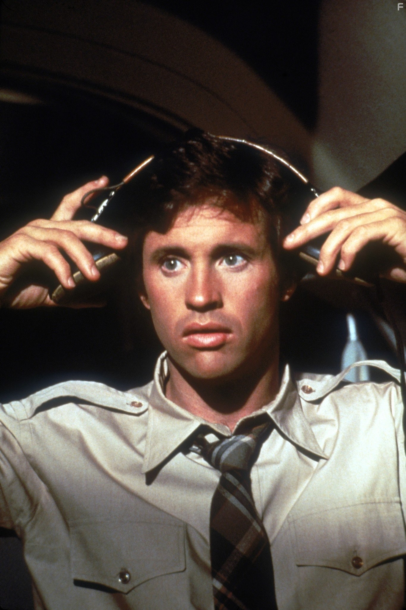 Robert Hays in Аэроплан (1980)