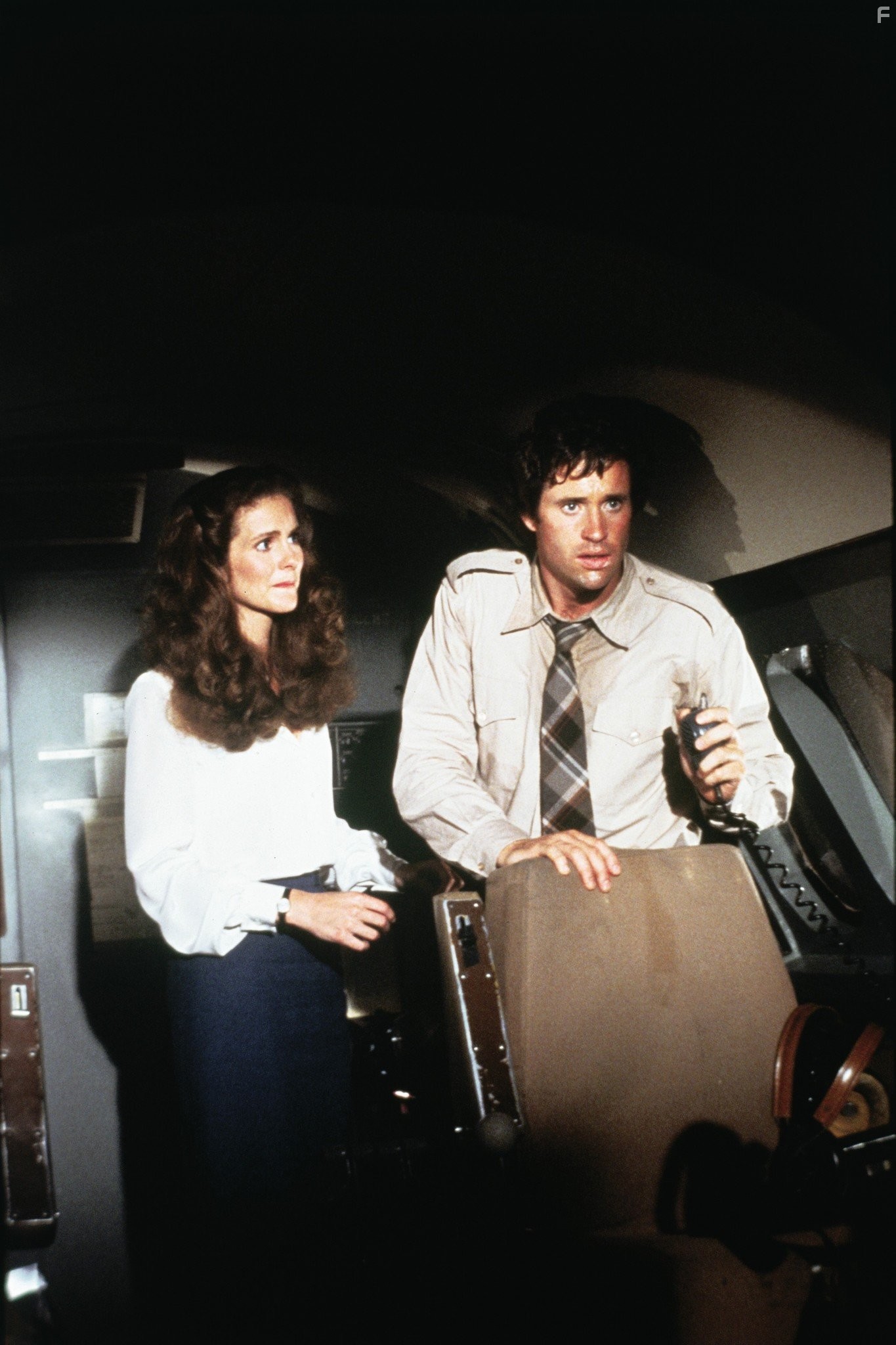 Robert Hays and Julie Hagerty in Аэроплан (1980)