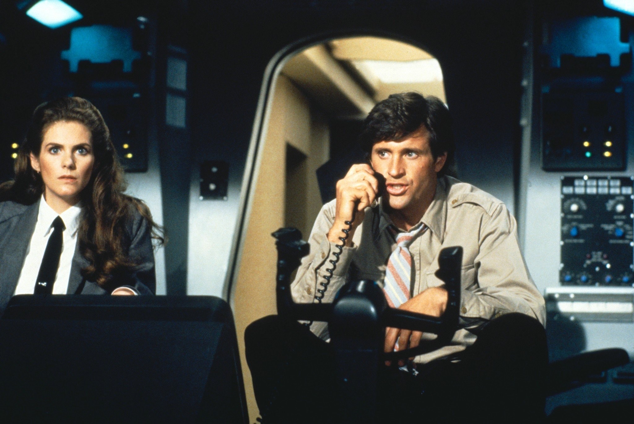 Robert Hays and Julie Hagerty in Аэроплан (1980)
