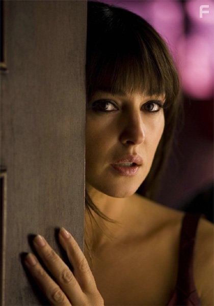 Monica Bellucci in Пристрели их (2007)