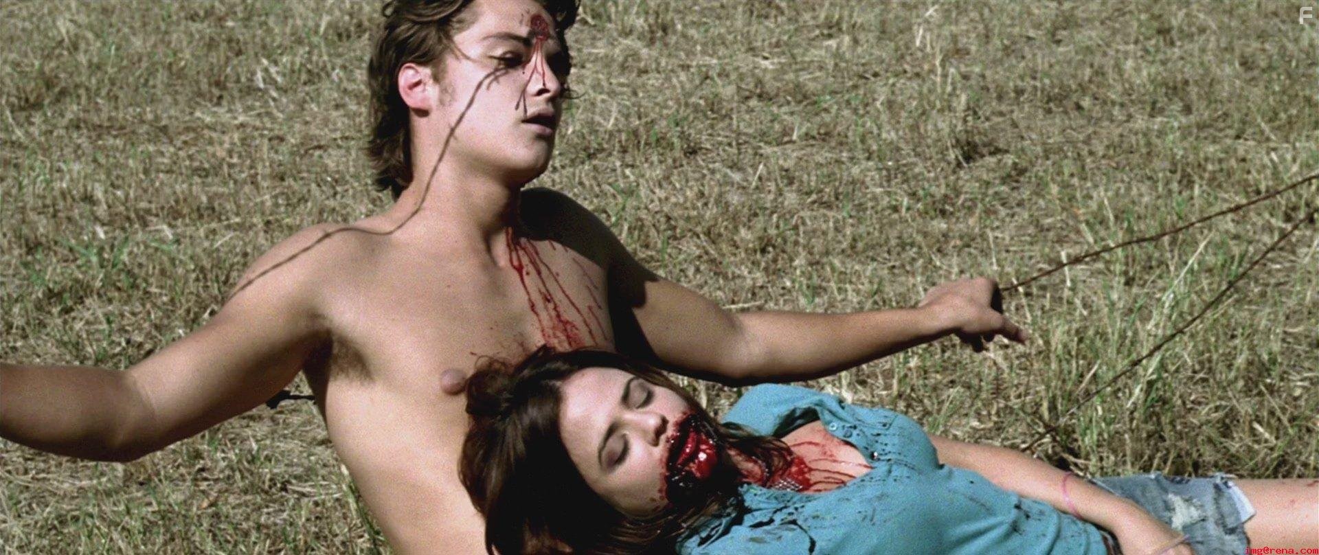 Luke Grimes and Melissa Price in Bсе парни любят Мэнди Лейн (2006)