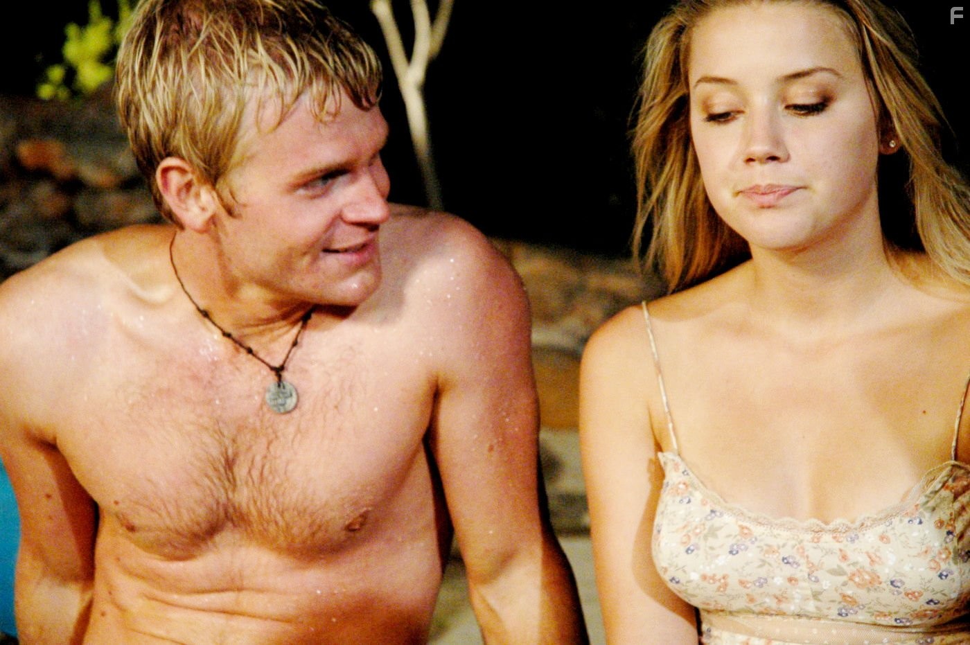 Adam Powell and Amber Heard in Bсе парни любят Мэнди Лейн (2006)