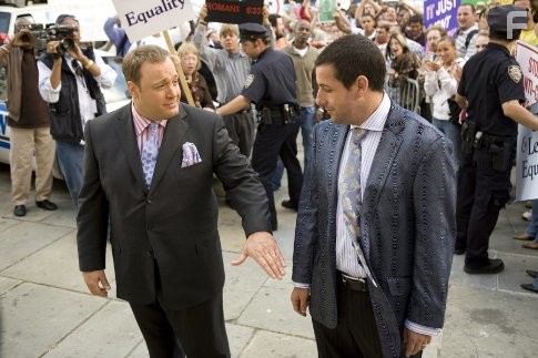Adam Sandler and Kevin James in Чак и Ларри: Пожарная свадьба (2007)
