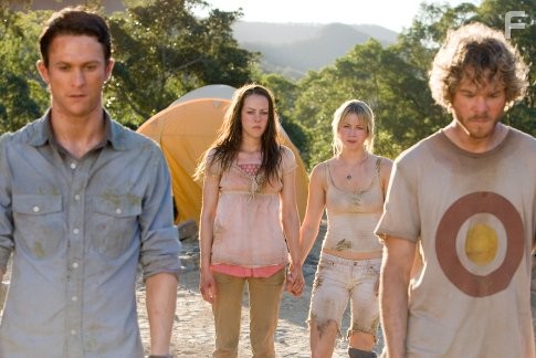 Jonathan Tucker, Shawn Ashmore, Jena Malone, and Laura Ramsey in Руины (2008)