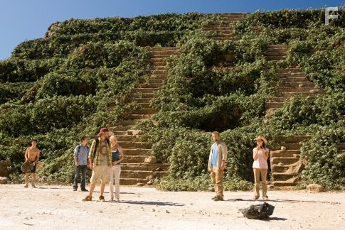 Jonathan Tucker, Shawn Ashmore, Jena Malone, Laura Ramsey, Joe Anderson, and Dimitri Baveas in Руины (2008)