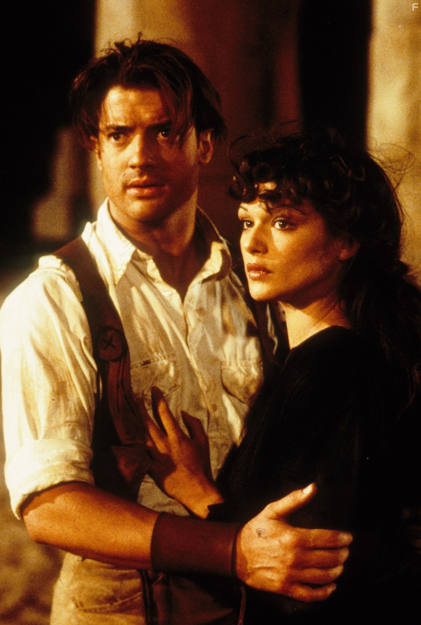Brendan Fraser and Rachel Weisz in Мумия (1999)
