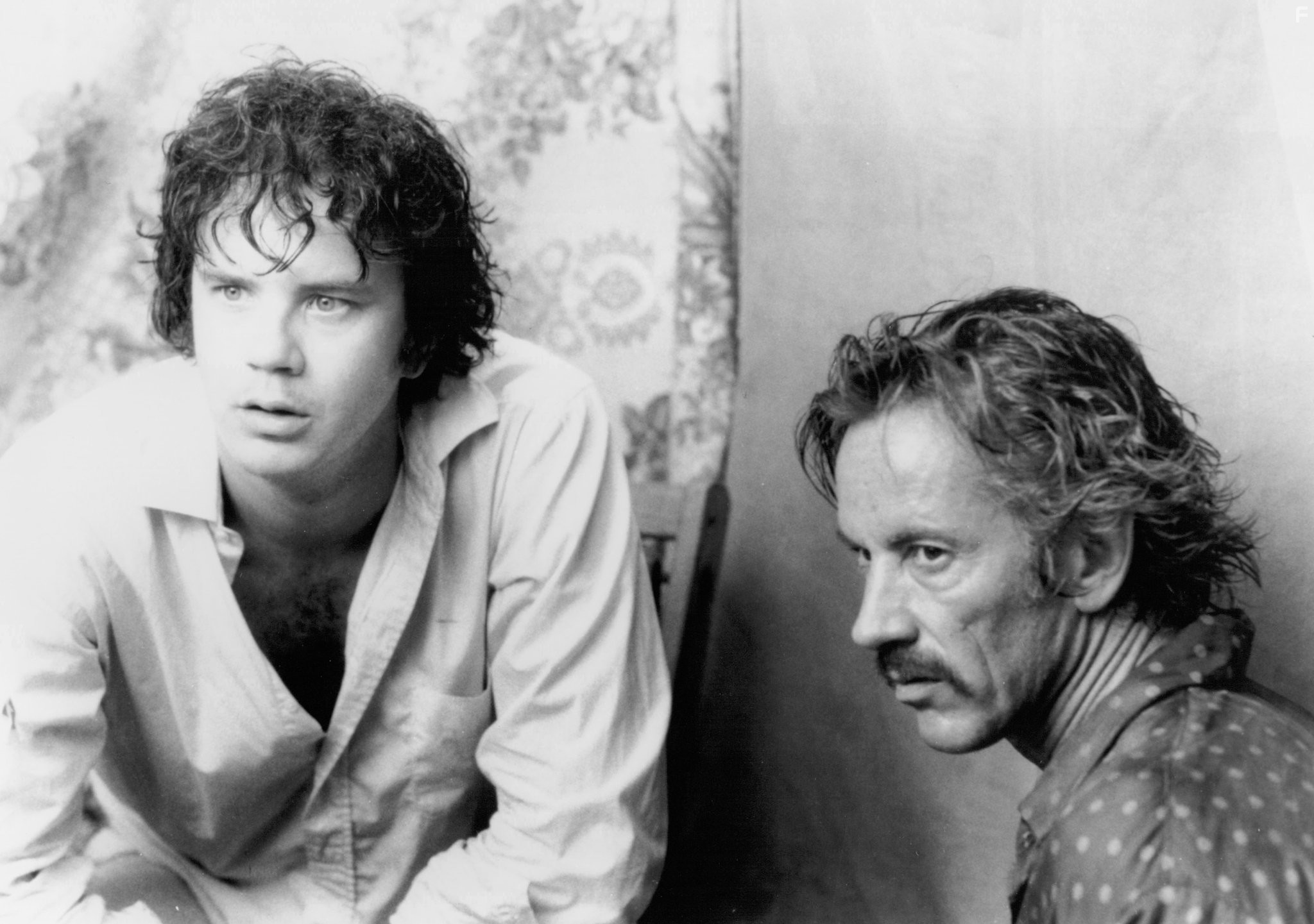Tim Robbins and Scott Glenn in Мисс фейерверк (1989)
