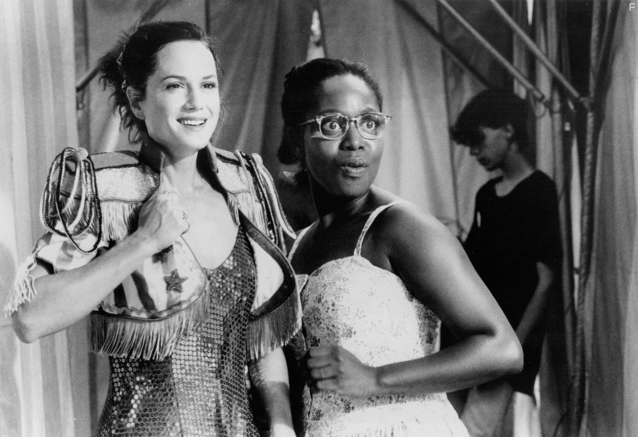 Holly Hunter and Alfre Woodard in Мисс фейерверк (1989)
