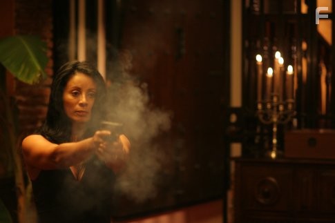 Wanda De Jesus in Незаконное предложение (2007)