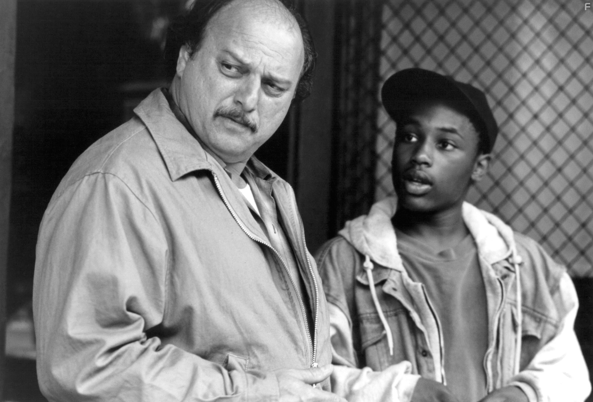 Dennis Franz and Sean Nelson in Американский бизон (1996)