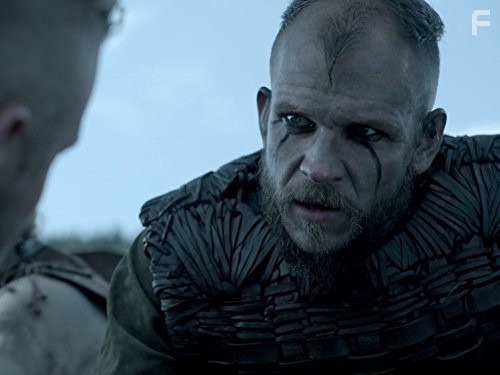 Gustaf Skarsg?rd in Викинги (2013)