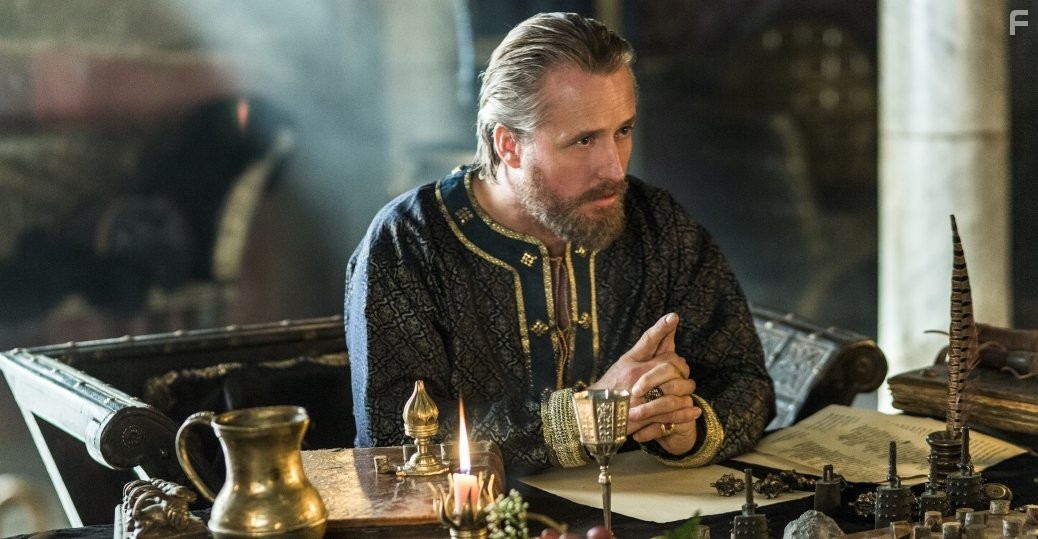 Linus Roache in Викинги (2013)