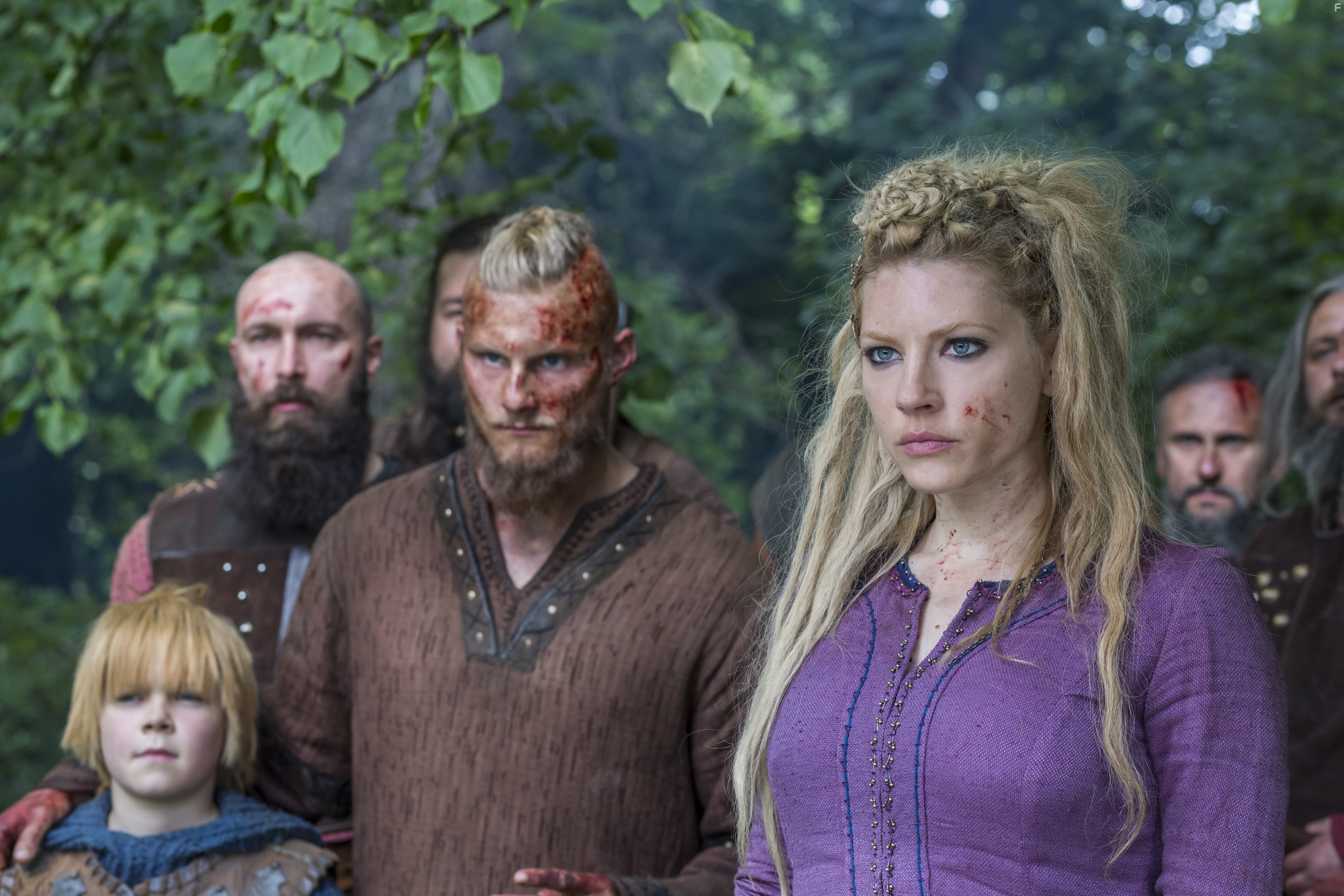 Katheryn Winnick, Alexander Ludwig, and Stephen Rockett in Викинги (2013)