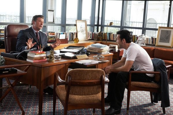 Alec Baldwin and Dane Cook in Девушка моего лучшего друга (2008)