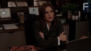 Mariska Hargitay in Закон и порядок: Специальный корпус (1999)