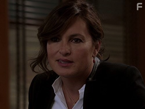 Mariska Hargitay in Закон и порядок: Специальный корпус (1999)