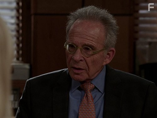 Ron Rifkin in Закон и порядок: Специальный корпус (1999)