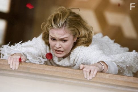 Julia Stiles in Омен (2006)