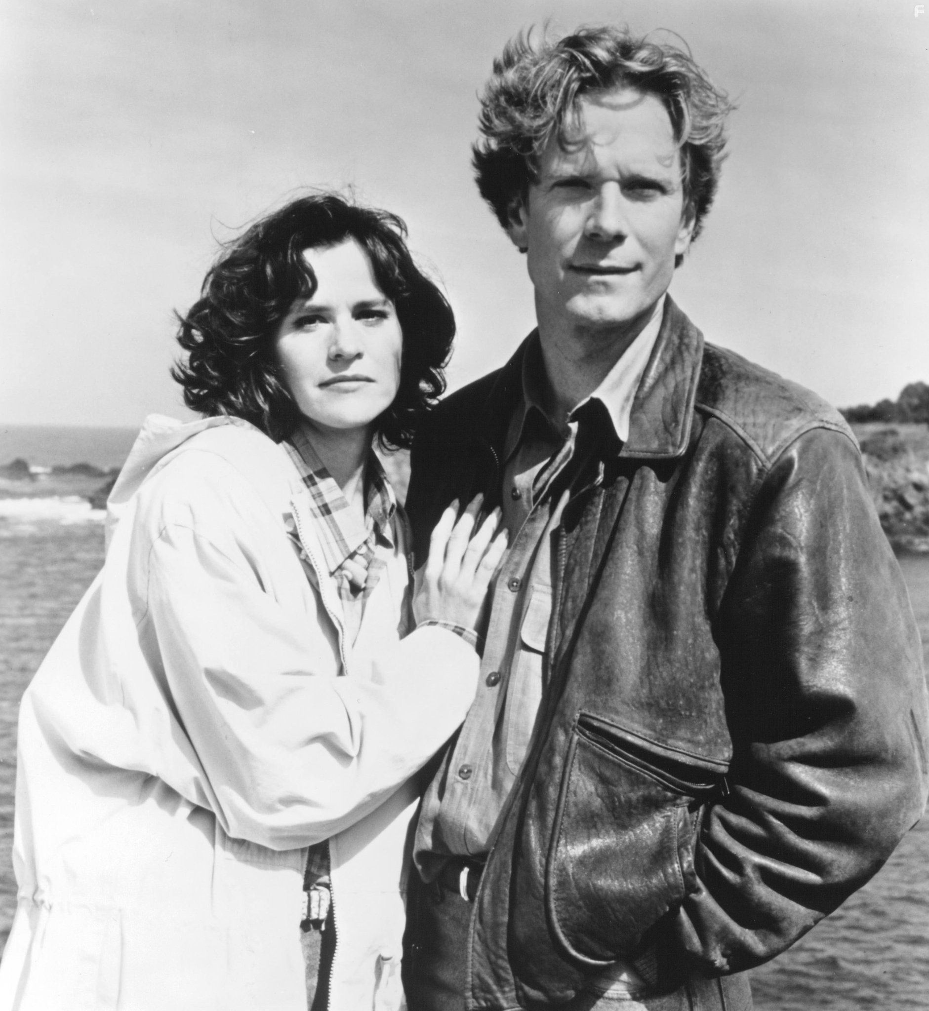 Ally Sheedy and William R. Moses in The Haunting of Seacliff Inn (1994)