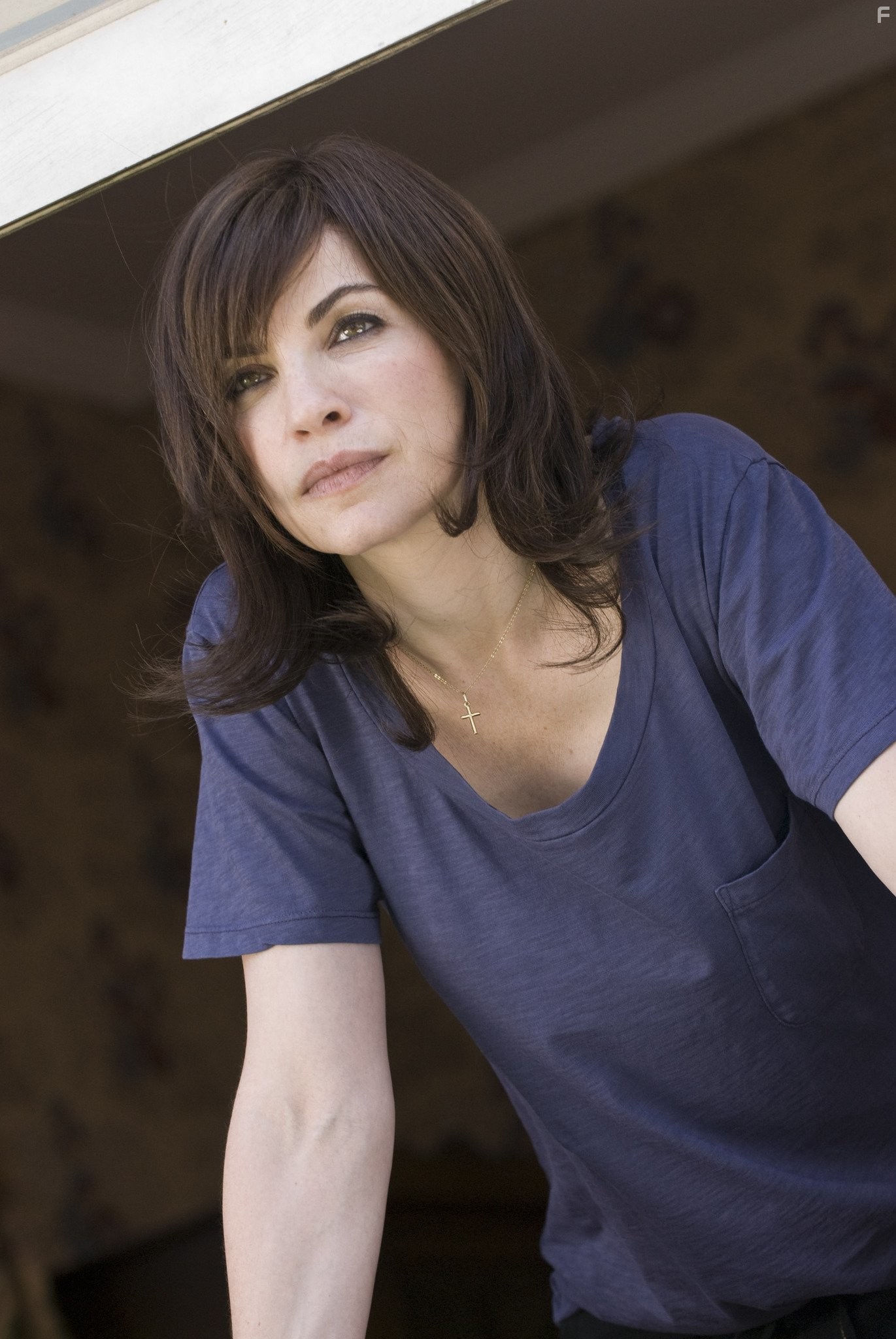 Julianna Margulies in Сити-Айленд (2009)