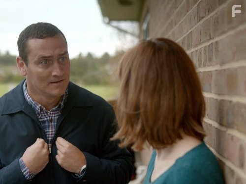 Will Mellor and Jodie Whittaker in Убийство на пляже (2013)