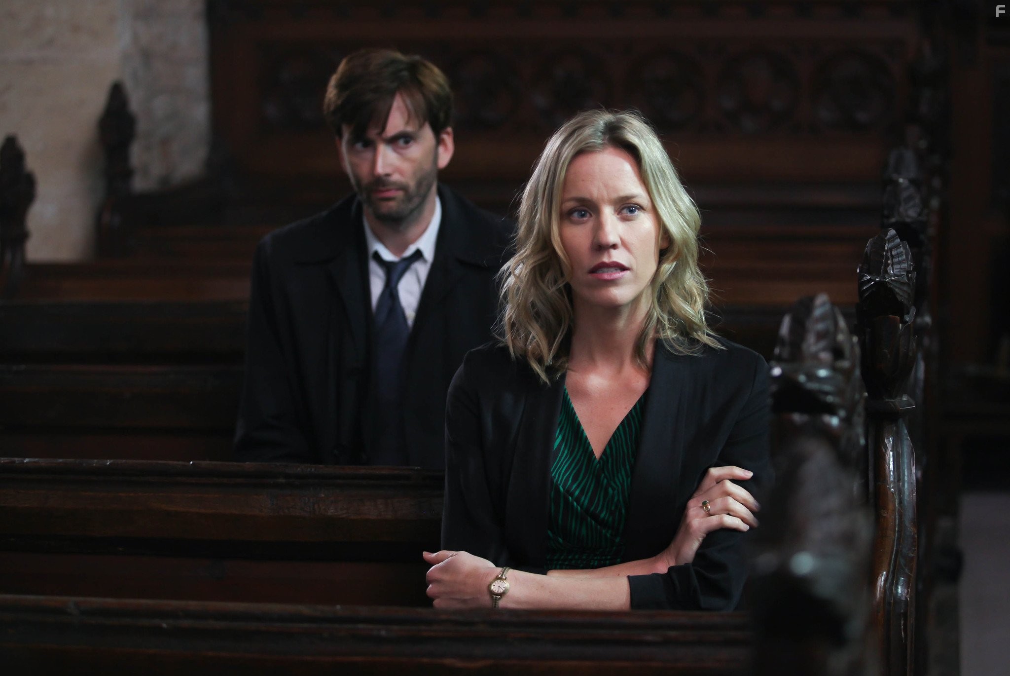 David Tennant and Simone McAullay in Убийство на пляже (2013)