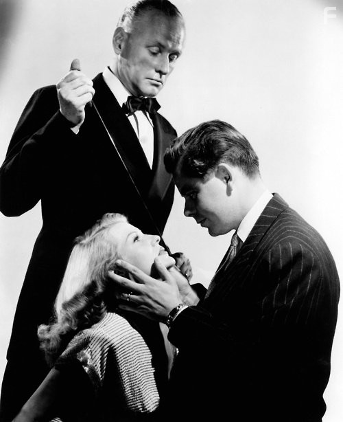 Rita Hayworth, Glenn Ford, and George Macready in Гильда (1946)