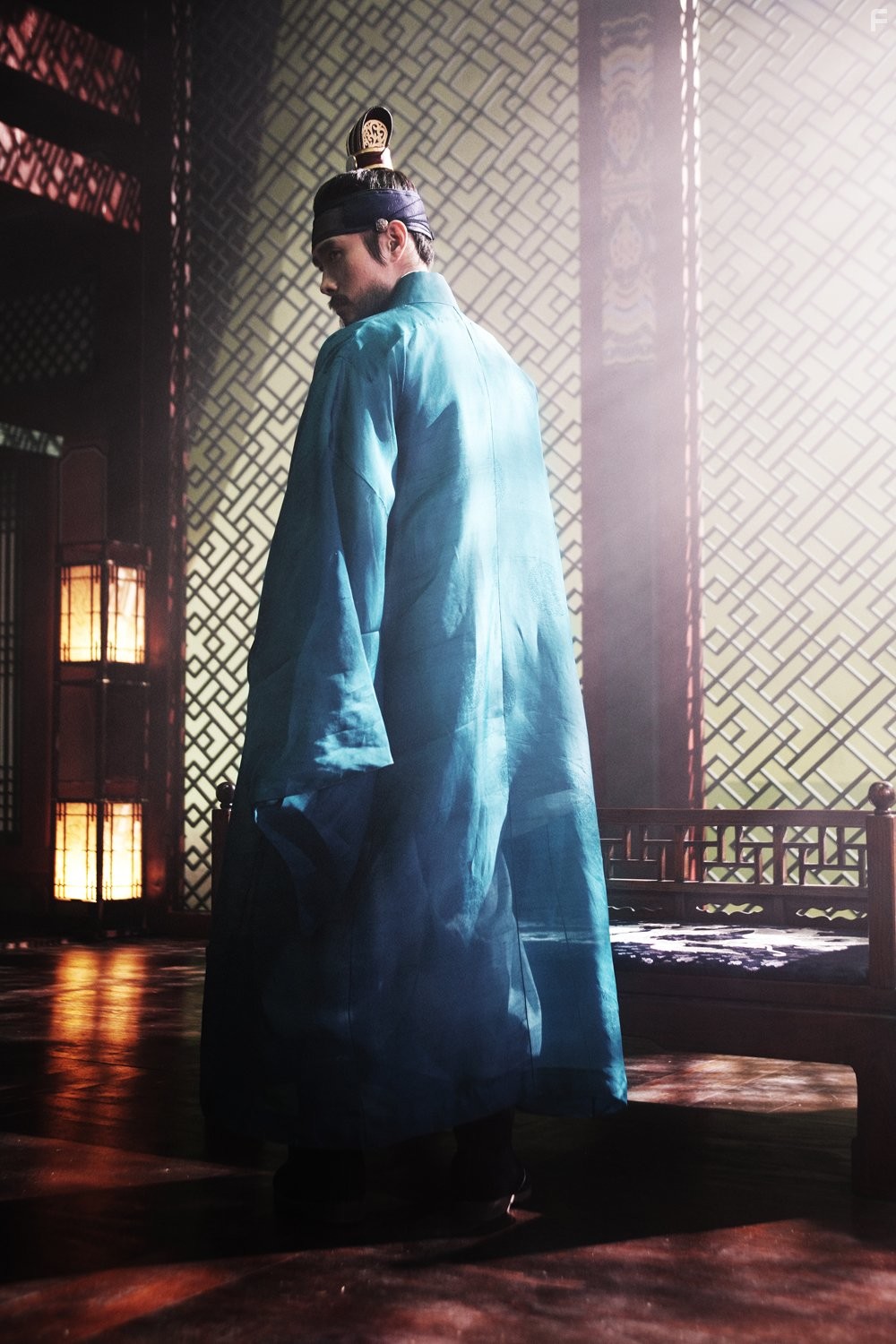 Byung-hun Lee in Маскарад (2012)