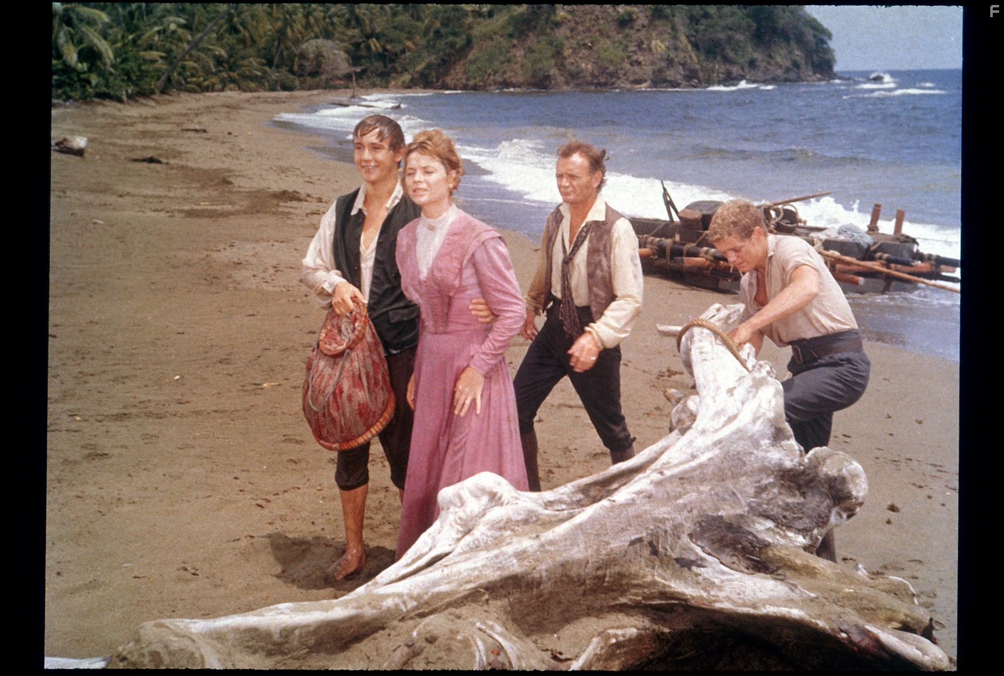 James MacArthur, Dorothy McGuire, and John Mills in Швейцарская семья Робинзонов (1960)