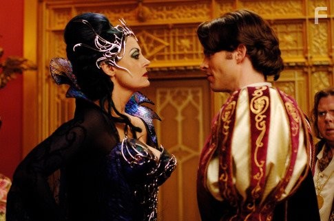 Susan Sarandon and James Marsden in Зачарованная (2007)