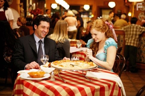 Patrick Dempsey and Amy Adams in Зачарованная (2007)